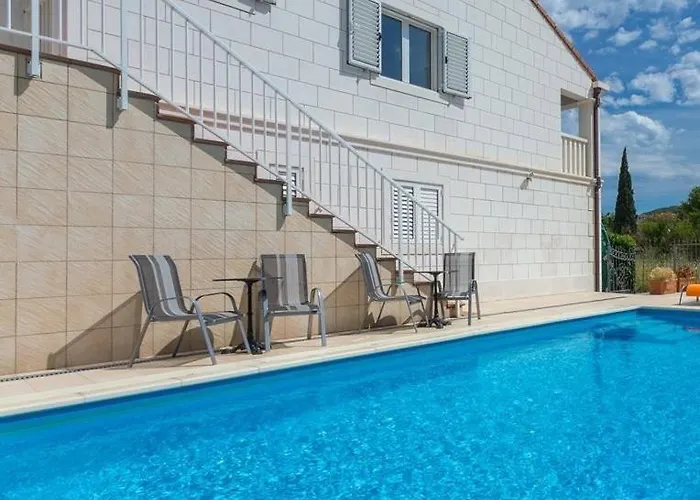 Florence - Mediterranean Gardenpool Villa *